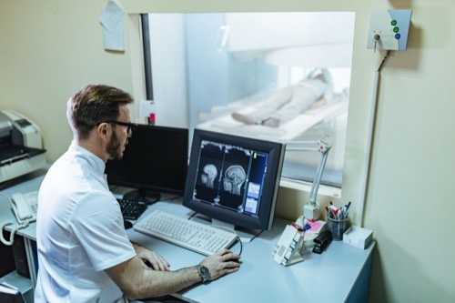 RadPro radiologist reporting an MRI scan